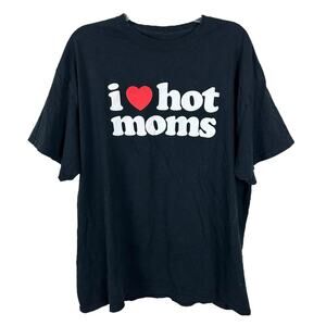 I Heart Hot Moms Graphic Black Crew Neck Short Sleeve Tshirt XL
